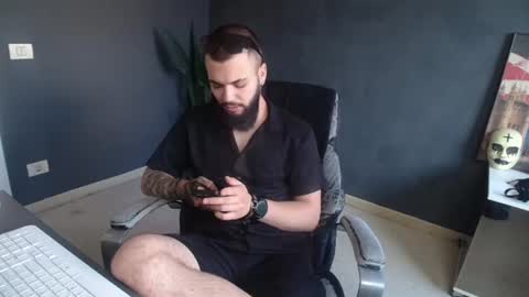 Snapshot of oscarwills chatting on July 3, 2026, 4:30 am OscarWills online show from July 3, 2026, 4:30 am