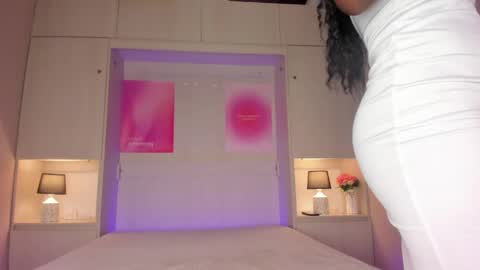 oshun_444 online show from May 5, 2026, 12:13 pm
