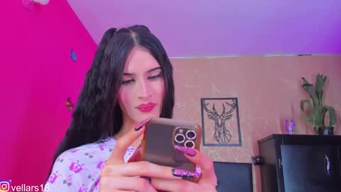 Snapshot of osiris_doll chatting on October 26, 2025, 6:58 pm vella online show from October 26, 2025, 6:58 pm