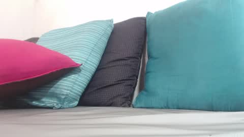 OsirisHills online show from October 5, 2025, 4:49 pm