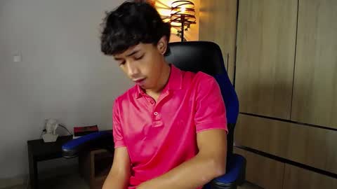 Snapshot of ostin_18hot chatting on December 28, 2024, 2:43 am ostin 18hot online show from December 28, 2024, 2:43 am