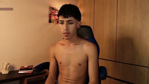 Snapshot of ostin_18hot chatting on January 7, 2025, 3:35 am ostin 18hot online show from January 7, 2025, 3:35 am