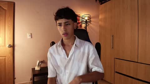 Snapshot of ostin_18hot chatting on January 10, 2025, 2:04 am ostin 18hot online show from January 10, 2025, 2:04 am