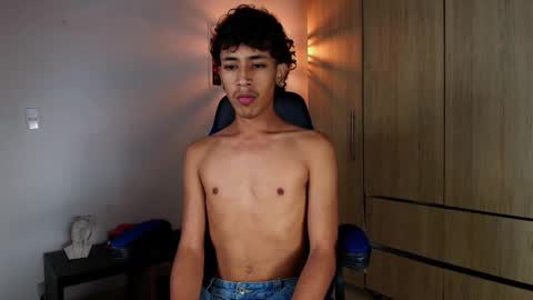 Snapshot of ostin_18hot chatting on February 12, 2025, 2:14 am ostin 18hot online show from February 12, 2025, 2:14 am