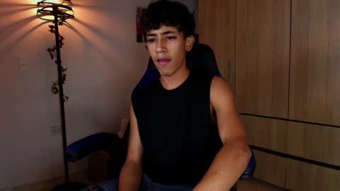 Snapshot of ostin_18hot chatting on March 7, 2025, 2:25 am ostin 18hot online show from March 7, 2025, 2:25 am