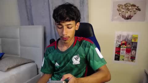 Snapshot of ostin_18hot chatting on September 15, 2025, 3:28 am ostin 18hot online show from September 15, 2025, 3:28 am