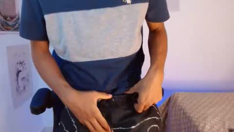 Snapshot of ostin_18hot chatting on October 30, 2025, 2:13 am ostin 18hot online show from October 30, 2025, 2:13 am