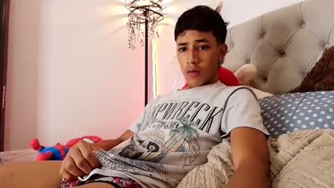 Snapshot of ostin_18hot chatting on November 13, 2025, 4:33 am ostin 18hot online show from November 13, 2025, 4:33 am