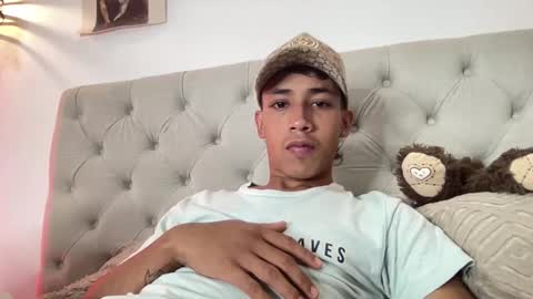 Snapshot of ostin_18hot chatting on November 14, 2025, 2:21 am ostin 18hot online show from November 14, 2025, 2:21 am