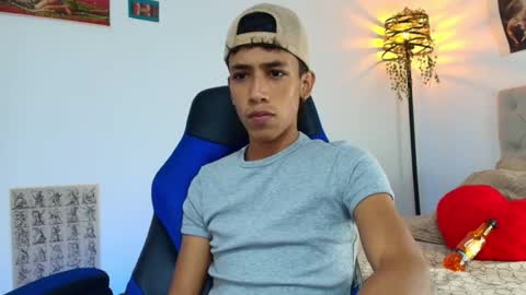 Snapshot of ostin_18hot chatting on November 30, 2025, 1:53 am ostin 18hot online show from November 30, 2025, 1:53 am