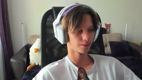 Ostin online show from September 18, 2025, 9:44 am