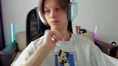 Ostin online show from February 9, 2026, 4:49 am