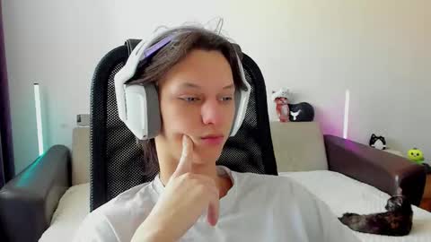 Ostin online show from February 16, 2026, 4:41 am