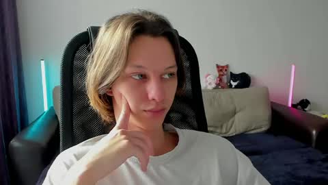 Ostin online show from April 9, 2026, 10:42 am