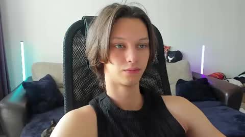 Snapshot of ostin_meoww chatting on July 2, 2026, 9:37 am Ostin online show from July 2, 2026, 9:37 am