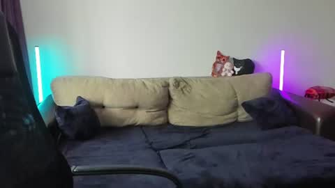 Snapshot of ostin_meoww chatting on July 17, 2026, 10:11 am Ostin online show from July 17, 2026, 10:11 am