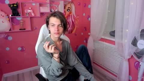 Snapshot of otto_williams chatting on September 28, 2025, 9:31 pm Otto online show from September 28, 2025, 9:31 pm