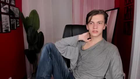 Snapshot of otto_williams chatting on October 5, 2025, 8:29 pm Otto online show from October 5, 2025, 8:29 pm