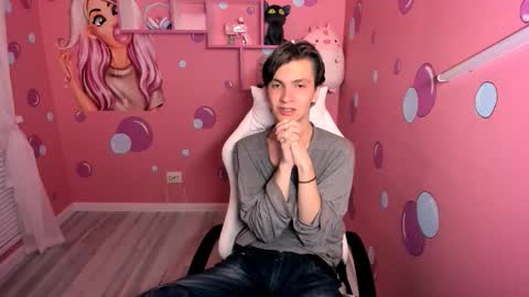 Snapshot of otto_williams chatting on October 8, 2025, 10:29 pm Otto online show from October 8, 2025, 10:29 pm