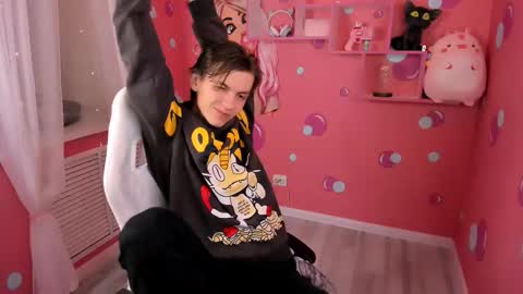 Snapshot of otto_williams chatting on October 12, 2025, 3:33 pm Otto online show from October 12, 2025, 3:33 pm