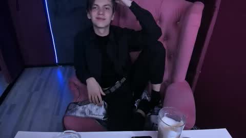 Snapshot of otto_williams chatting on October 22, 2025, 8:41 pm Otto online show from October 22, 2025, 8:41 pm