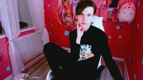 Snapshot of otto_williams chatting on October 23, 2025, 8:51 pm Otto online show from October 23, 2025, 8:51 pm