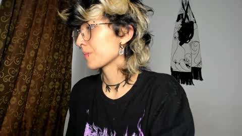 Otto 3 online show from December 3, 2024, 9:45 pm