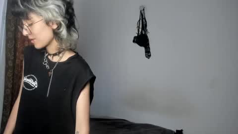 Otto 3 online show from February 18, 2025, 6:58 pm