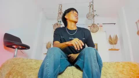 Snapshot of ousuke_noir chatting on July 18, 2026, 9:18 pm theo online show from July 18, 2026, 9:18 pm