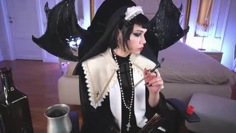 outfitobsession online show from April 30, 2026, 1:28 pm