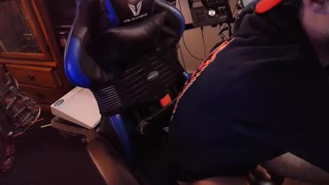 WhiteDaddyCream online show from April 25, 2026, 5:54 am