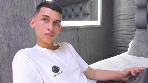 owen_stone1 online show from February 21, 2025, 4:29 am