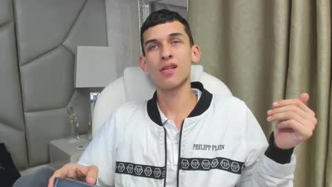 owen_stone1 online show from March 11, 2025, 11:23 am