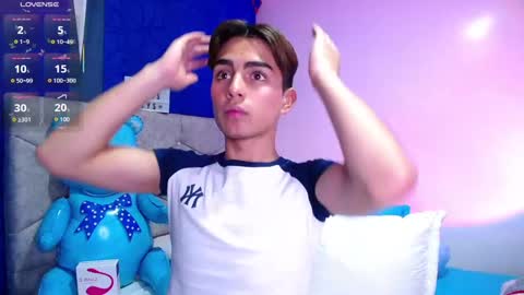 Owen  Independent model  online show from March 10, 2025, 4:14 pm