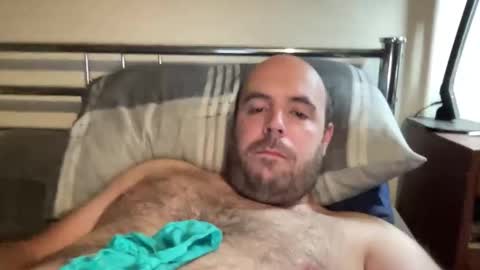 Owen2022 online show from October 10, 2025, 6:23 am