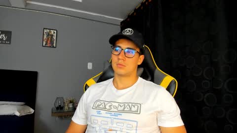 Owen online show from September 15, 2025, 2:22 am