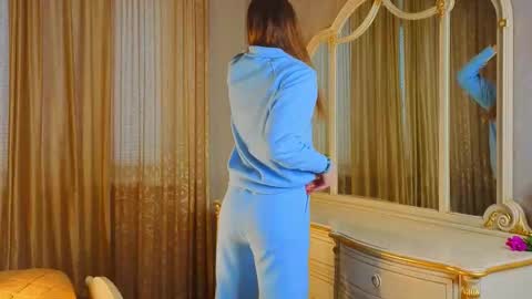 Call me Gabriela online show from November 30, 2025, 8:40 am