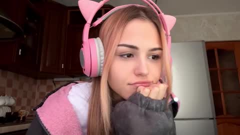 Eva online show from February 8, 2026, 7:12 am