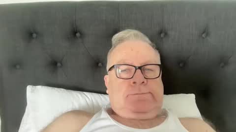 ozhairybearxxxx online show from March 2, 2025, 12:31 am