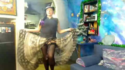 Snapshot of ozzy_helen chatting on December 24, 2024, 6:39 pm Ozzy Helen online show from December 24, 2024, 6:39 pm