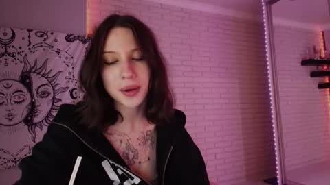 Alice online show from December 15, 2024, 5:53 pm