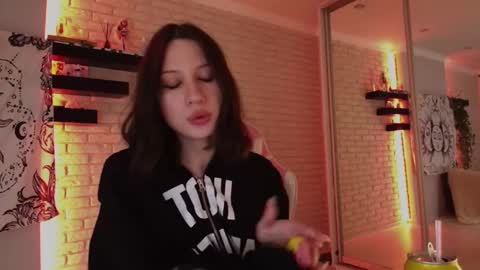 Alice online show from December 15, 2024, 8:58 pm