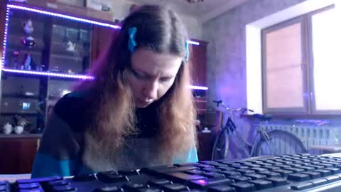 Ella online show from April 15, 2026, 7:04 am