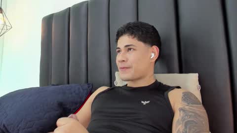 Javi    online show from February 13, 2026, 4:52 am