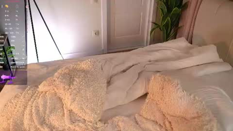 Snapshot of pafosstar chatting on June 28, 2026, 7:31 pm Kimlovense is activeThere are legends that in this room all your wishes can come true Private is Open online show from June 28, 2026, 7:31 pm