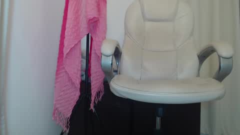 paiperhalliwey online show from February 26, 2025, 6:54 pm