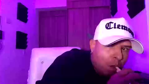 paisaexotico online show from September 30, 2025, 1:43 am