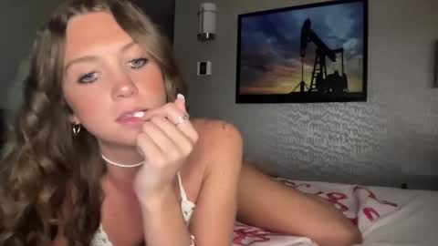 Paisley online show from October 5, 2025, 10:51 pm