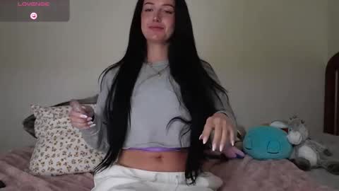 Holly  online show from October 26, 2025, 11:42 pm