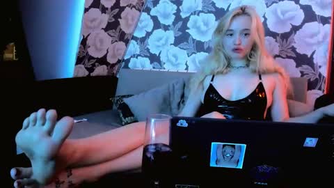 palmer_haze online show from November 12, 2025, 6:08 pm